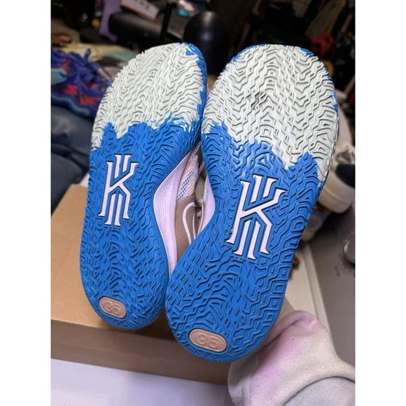 Nike Kyrie 7 GS Youth Regal Pink Sneakers Size 4y - Picture 8 of 9